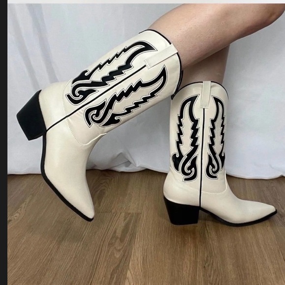 Billini Shoes - PRINCESS POLLY Billini Cream and Black Western Heeled Boots